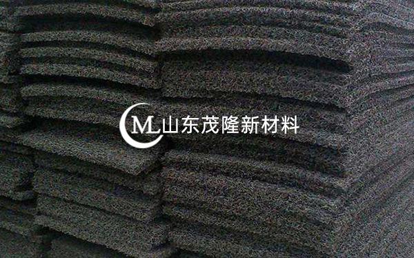 《銀西鐵路四標(biāo)項目經(jīng)理部》復(fù)合土工膜、滲水片材施工