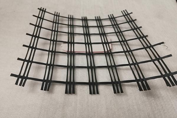 鋼塑土工格柵在施工方面應(yīng)注意的問(wèn)題有哪些？  第1張