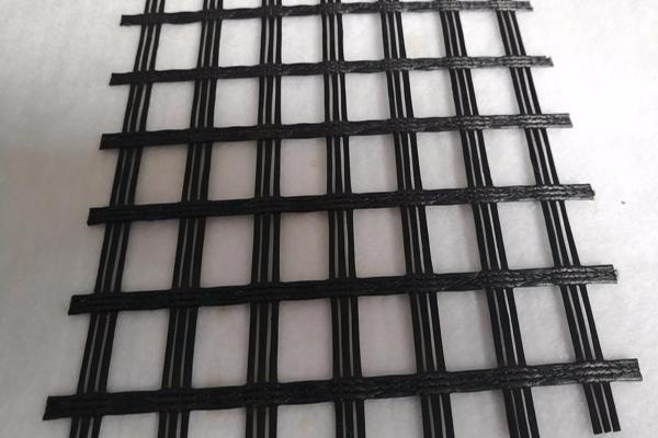 公路土工格柵施工應(yīng)該鋪設(shè)在哪一層？  第1張