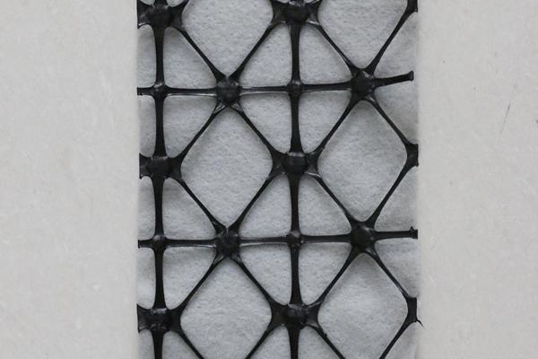 土工布與土工格柵能不能搭配在一起使用  第1張