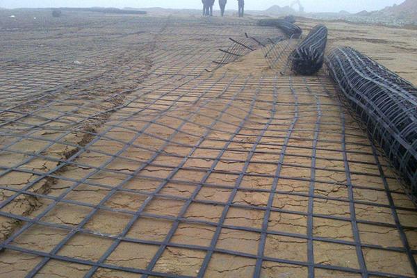 高韌性聚酯紗線集束土工格柵怎么清洗呢？  第2張