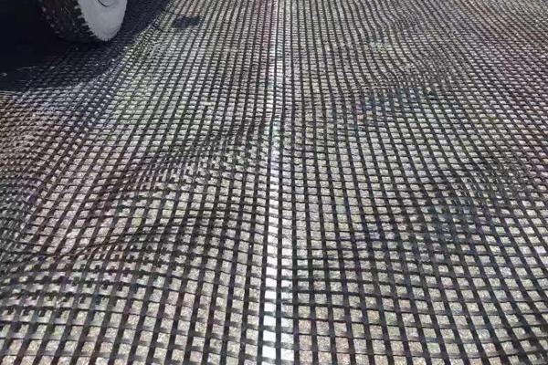 自粘式玻璃纖維格柵是什么膠  第1張