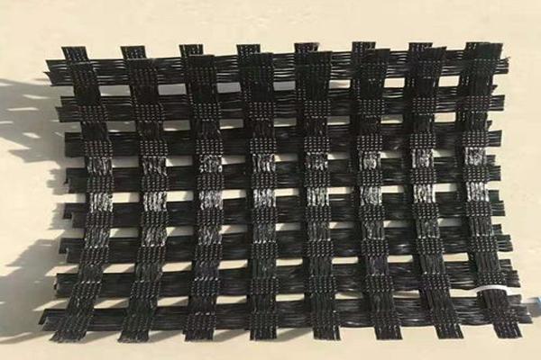 高韌性聚酯紗線集束土工格柵與高強度聚酯格柵的區(qū)別有哪些  第2張