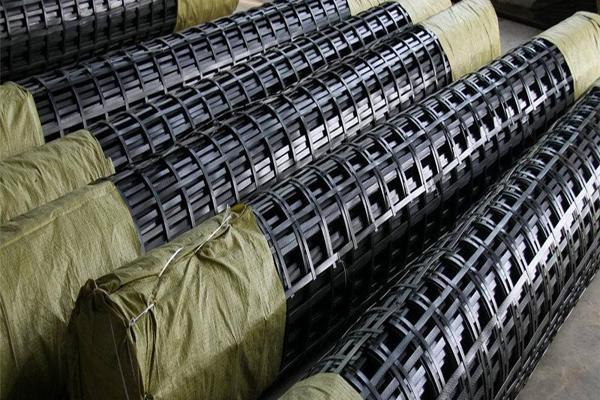 土工格柵u型釘間距要求規范有哪些  第2張