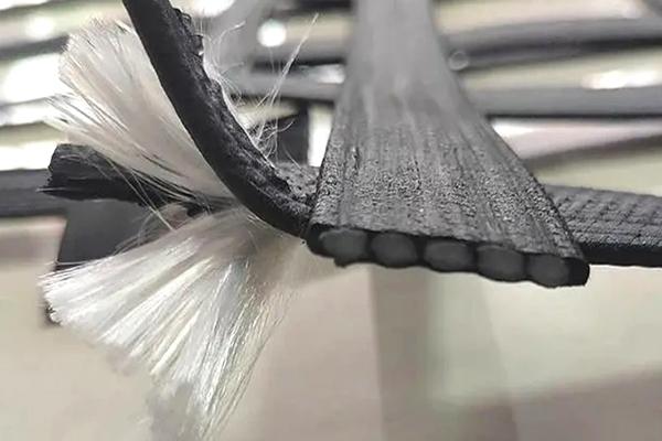 高韌性聚酯紗線集束土工格柵怎么制作呢？  第1張