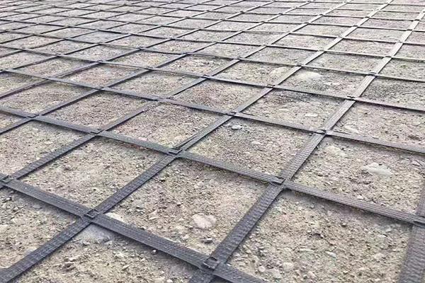 高韌性聚酯紗線集束土工格柵是怎么制作的呢？  第1張