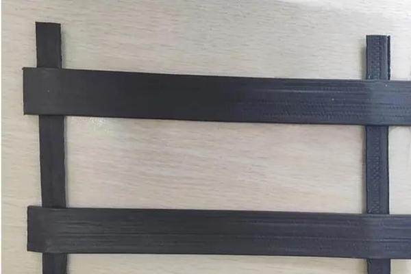 高韌性聚酯紗線集束土工格柵與三維土工網墊的區別  第3張